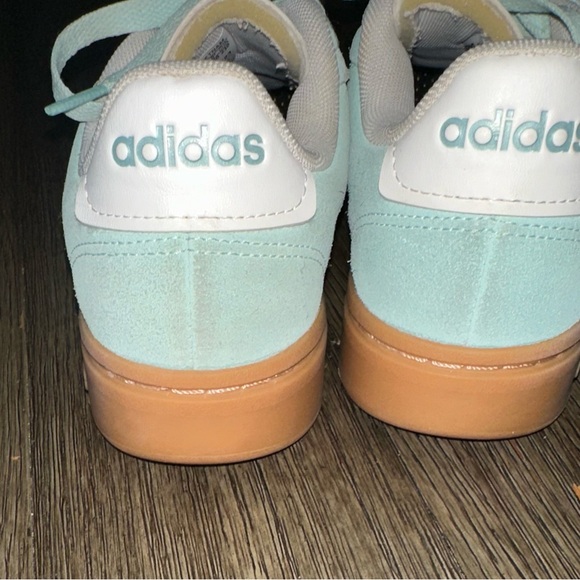 Adidas Pastel Green Trainers with White Accents - Picture 4 of 6